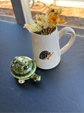 Cute vase with turtle